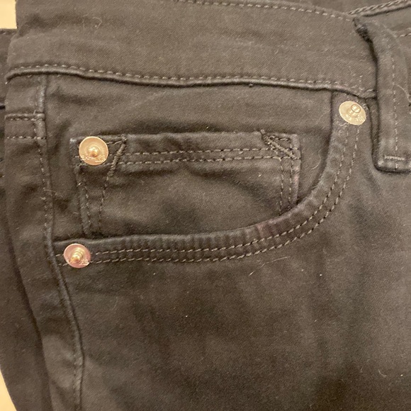 Skinny Express Jeans with a mid rise. So soft! - Picture 4 of 4